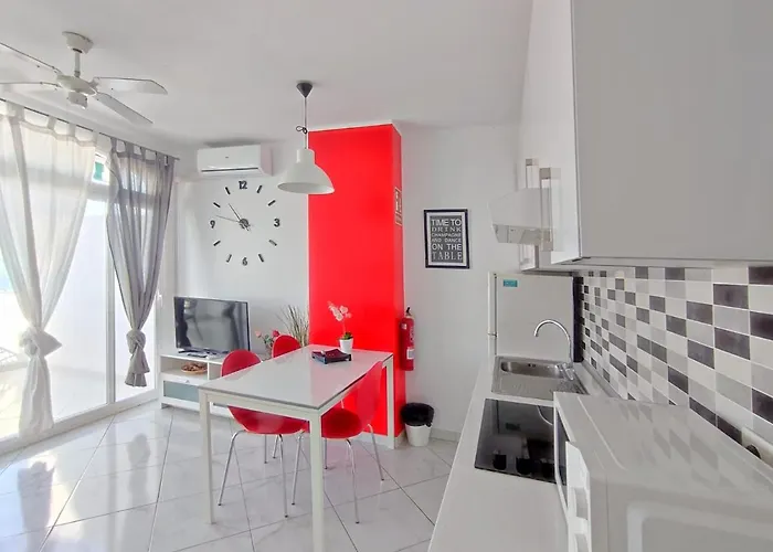 Royal Ocean View Aloha Garden アパート アデヘ