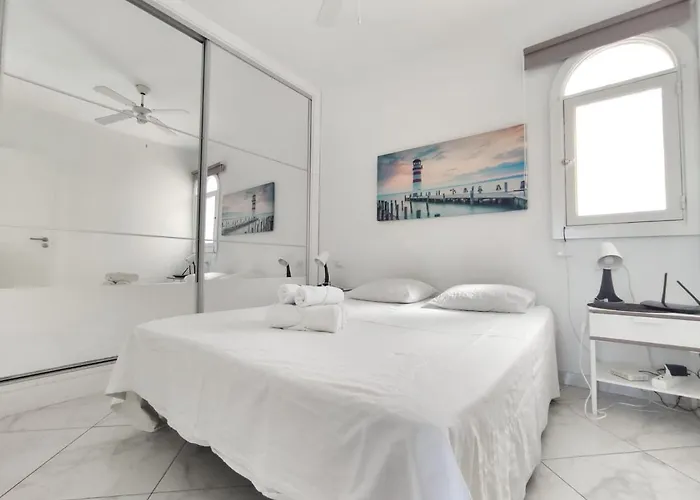 Royal Ocean View Aloha Garden * アデヘ